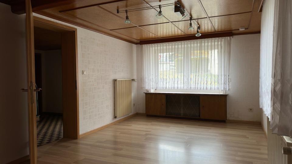Einfamilienhaus Wilnsdorf - 6 Zimmer, 180 m&sup2;, 199.000&euro; | Angebot:25758331