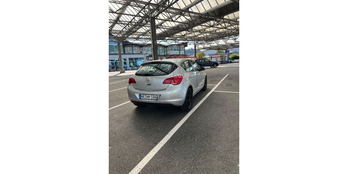 Opel Astra 207.000 km 3.000 &euro; Unkel 53572