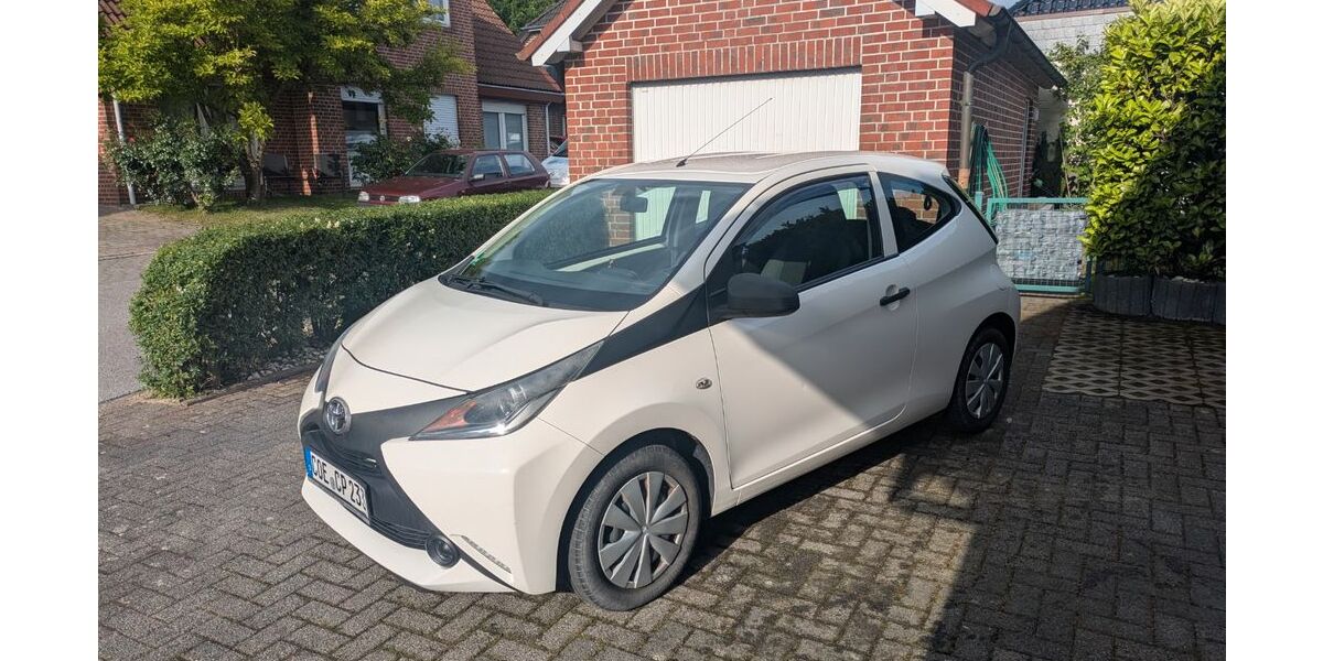 Toyota Aygo (X) 85.000 km 6.800 &euro; Nottuln 48301