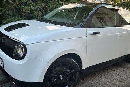 Honda e 48.833 km 15.950 € Berlin 13407