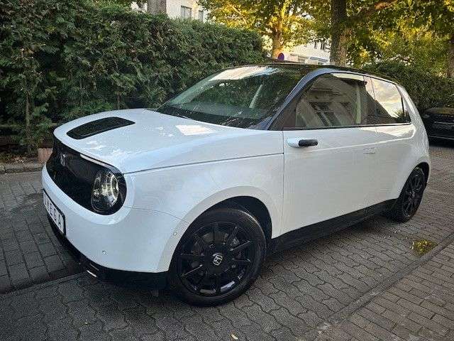 Honda e 48.833 km 15.950 € Berlin 13407