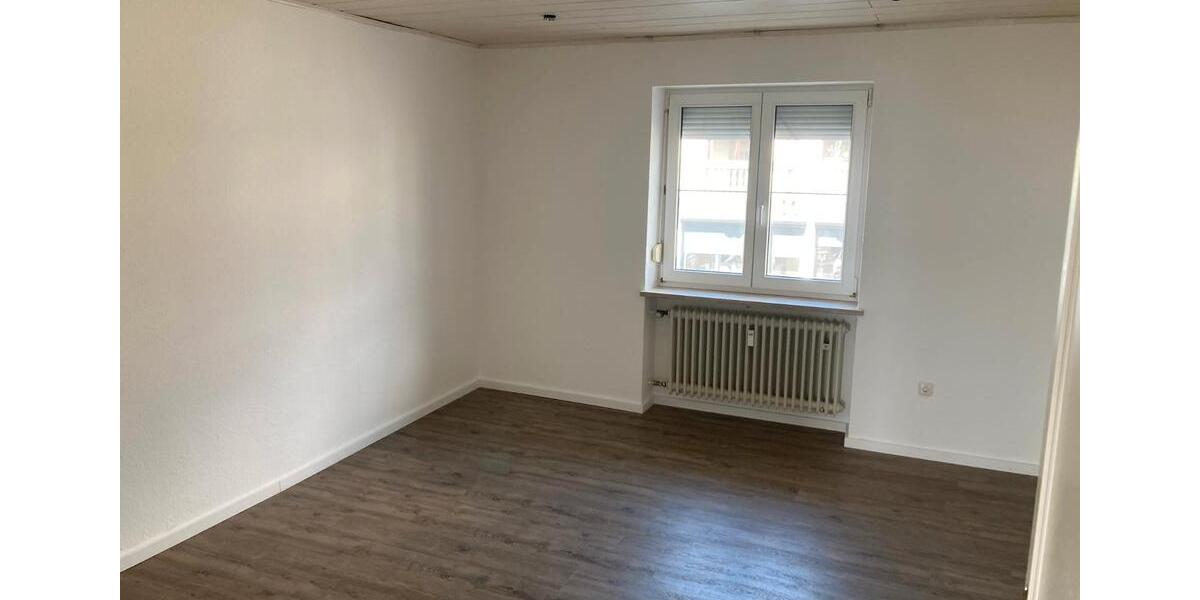 Etagenwohnung Büchlberg - 3 Zimmer, 115 m&sup2;, 900&euro; | Angebot:26152077
