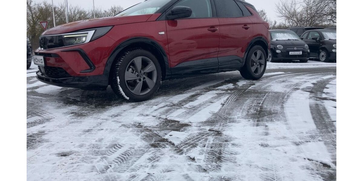 Opel Grandland (X) 15.300 km 19.999 &euro; Zerbst / Anhalt 39261