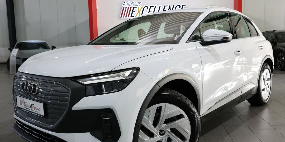 Audi Q4 e-tron 40 WHITE & BLACK & BEIGE / VC+HEAD-UP 50.000 km 27.994 &euro; Hamm 59077