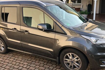 Ford Tourneo Connect 135.000 km 17.400 € Kerpen 50170