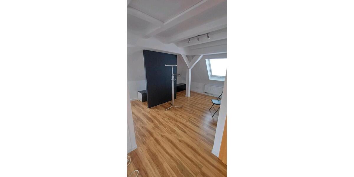 Dachgeschoßwohnung Höchberg - 1.5 Zimmer, 50 m&sup2;, 550&euro; | Angebot:26322561