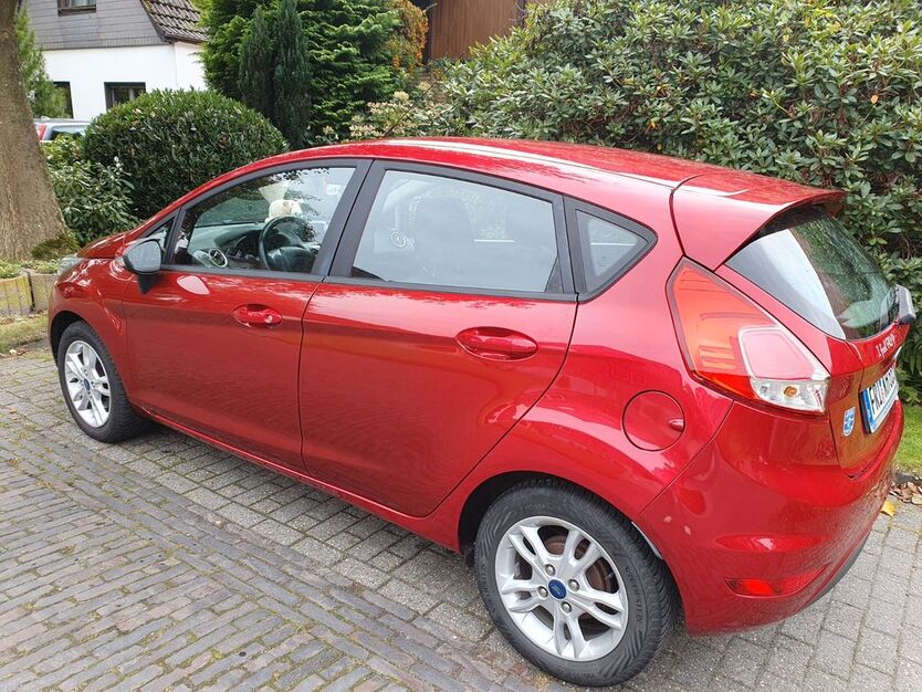 Ford Fiesta 120.000 km 5.400 € Sande 26452