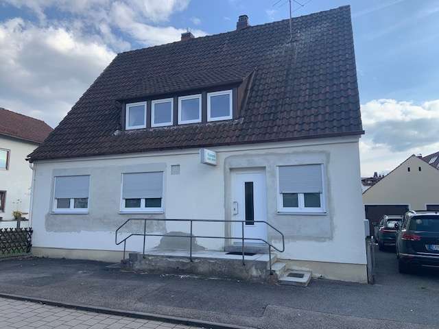 Haus zum Kaufen in Eckental 410.000 € 160 m²