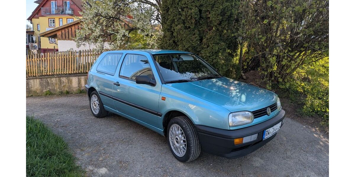 VW Golf 59.000 km 3.250 &euro; Zimmern ob Rottweil 78658