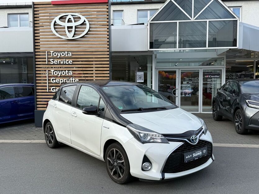 Toyota Yaris 43.528 km 13.490 € Arnsberg-Neheim 59755
