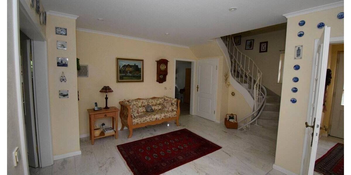 Traumhaus unter Reet! Repräsentatives Wohnhaus in Top Lage der Wingst zu vermieten. 6 zimmer