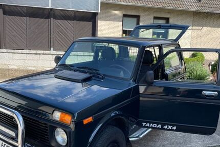 Lada Taiga 38.500 km 11.900 &euro; Gronau 31028