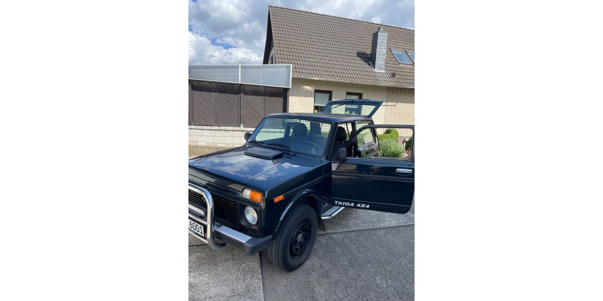Lada Taiga 38.500 km 11.900 &euro; Gronau 31028