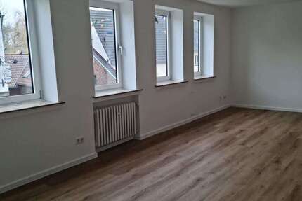 Wohnung Köln Chorweiler - 5 Zimmer, 102 m&sup2;, 1.200&euro; | Angebot:24702720