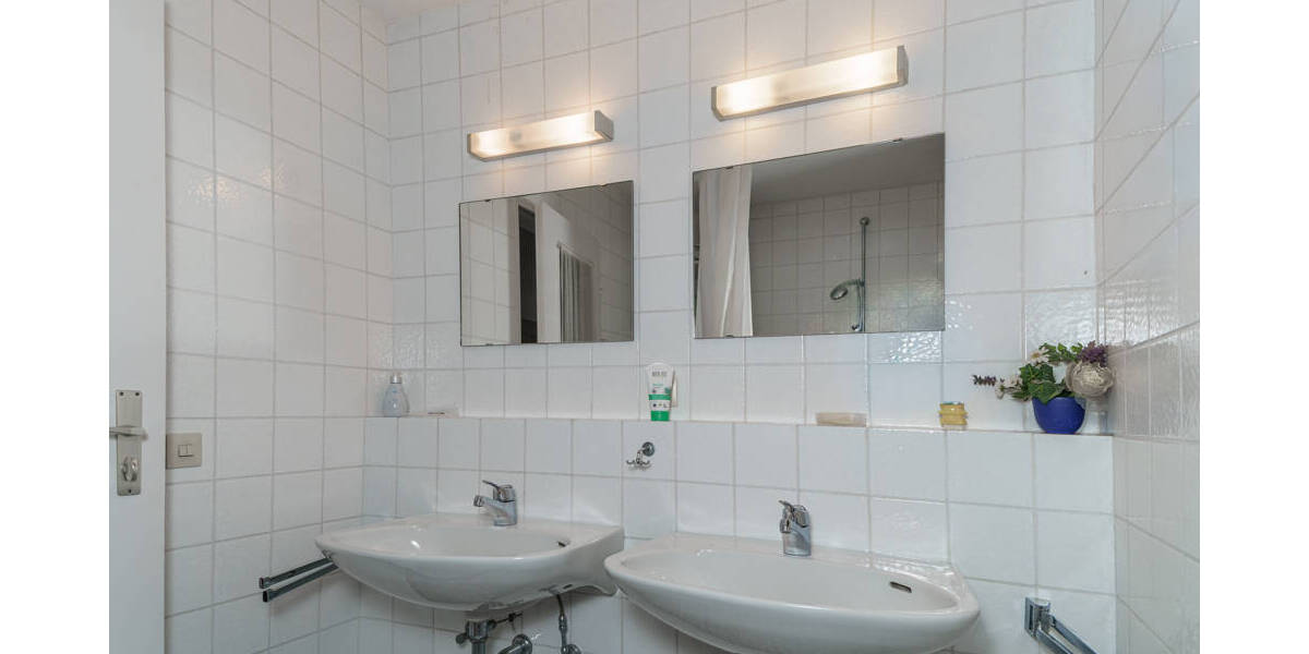 Einfamilienhaus Radolfzell am Bodensee Radolfzell - 7 Zimmer, 196 m&sup2;, 1.250.000&euro; | Angebot:26017656