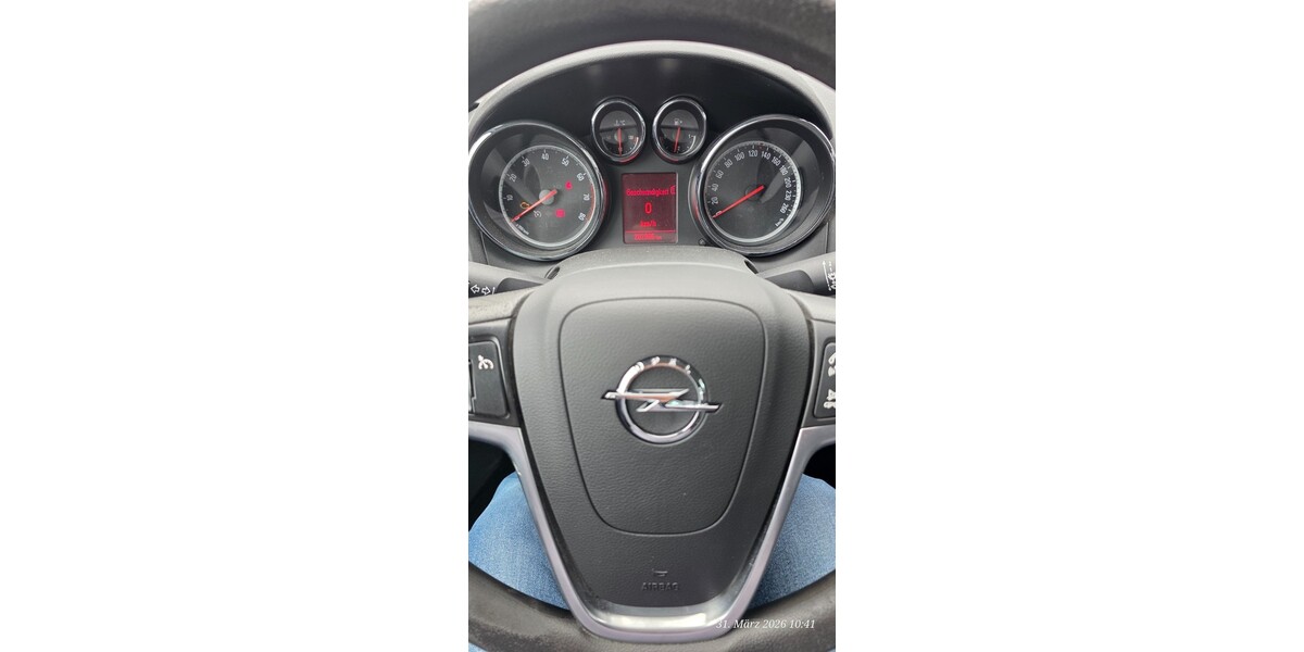 Opel Astra J Sports Tourer 203.000 km 5.600 &euro; Donaueschingen 78166