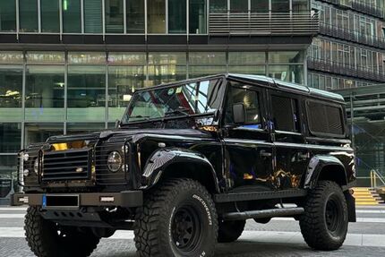 Land Rover Defender 165.000 km 48.900 € Berlin 10115