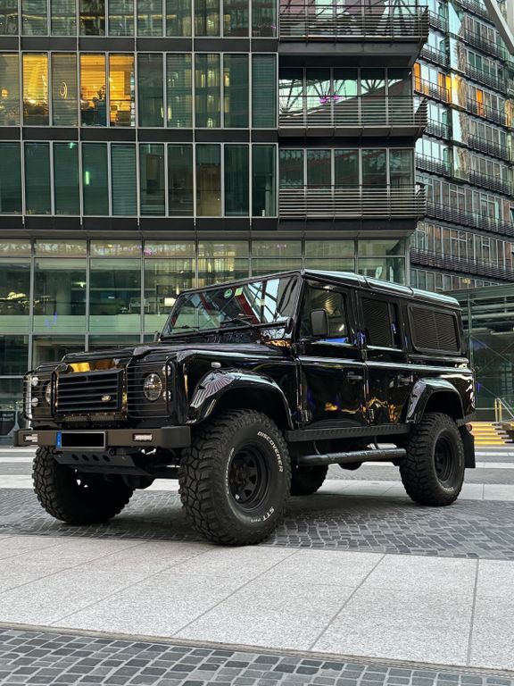 Land Rover Defender 165.000 km 48.900 € Berlin 10115