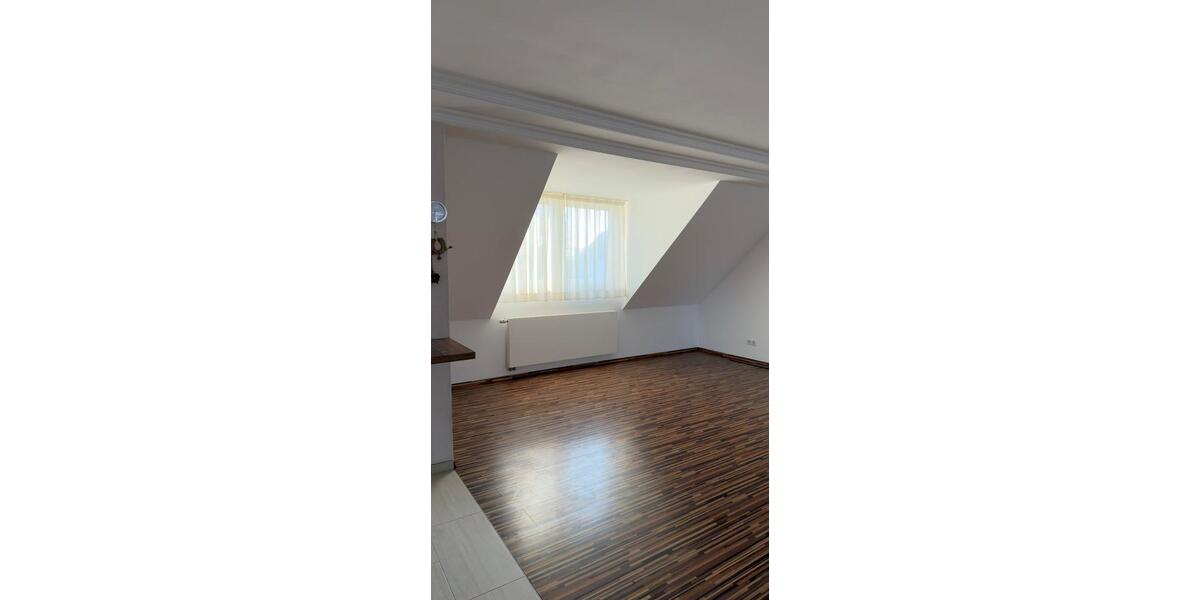 Dachgeschoßwohnung Gütersloh Kattenstroth - 4 Zimmer, 120 m&sup2;, 900&euro; | Angebot:25417285