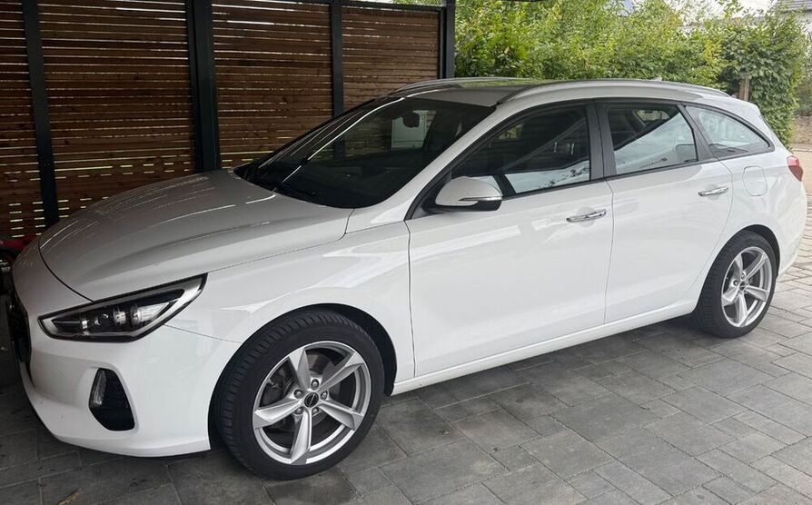 i30