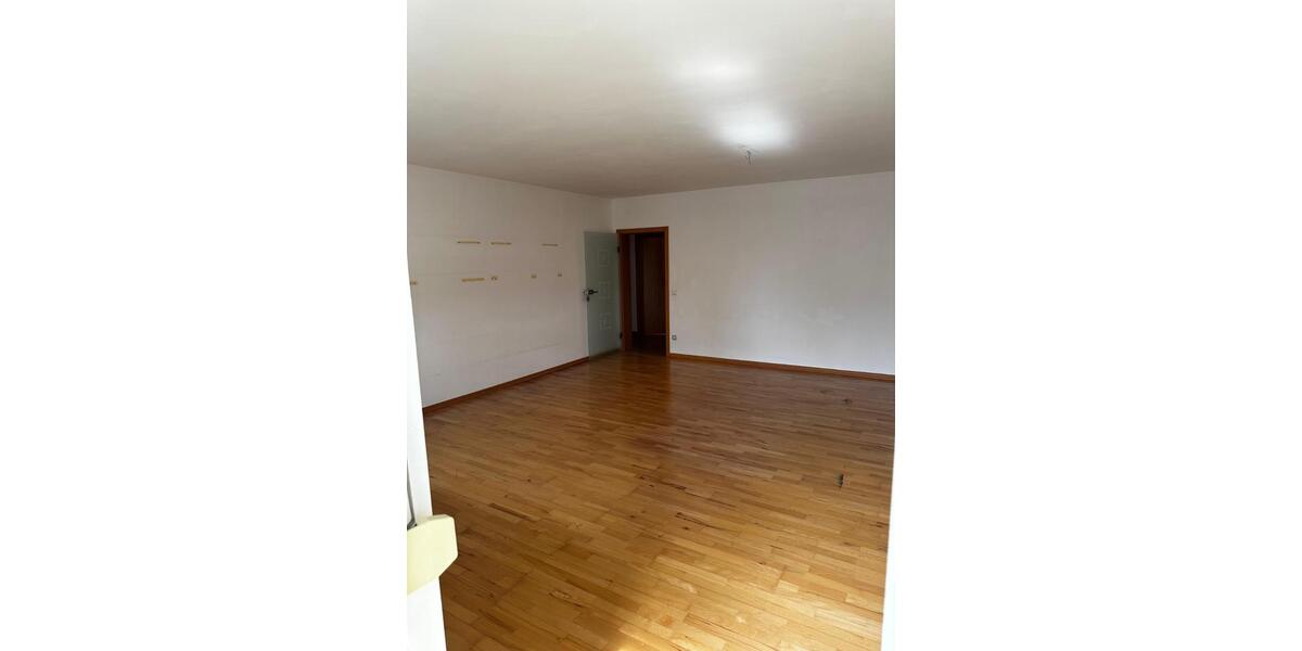 Etagenwohnung Wipperfürth - 3 Zimmer, 99 m&sup2;, 750&euro; | Angebot:25444563