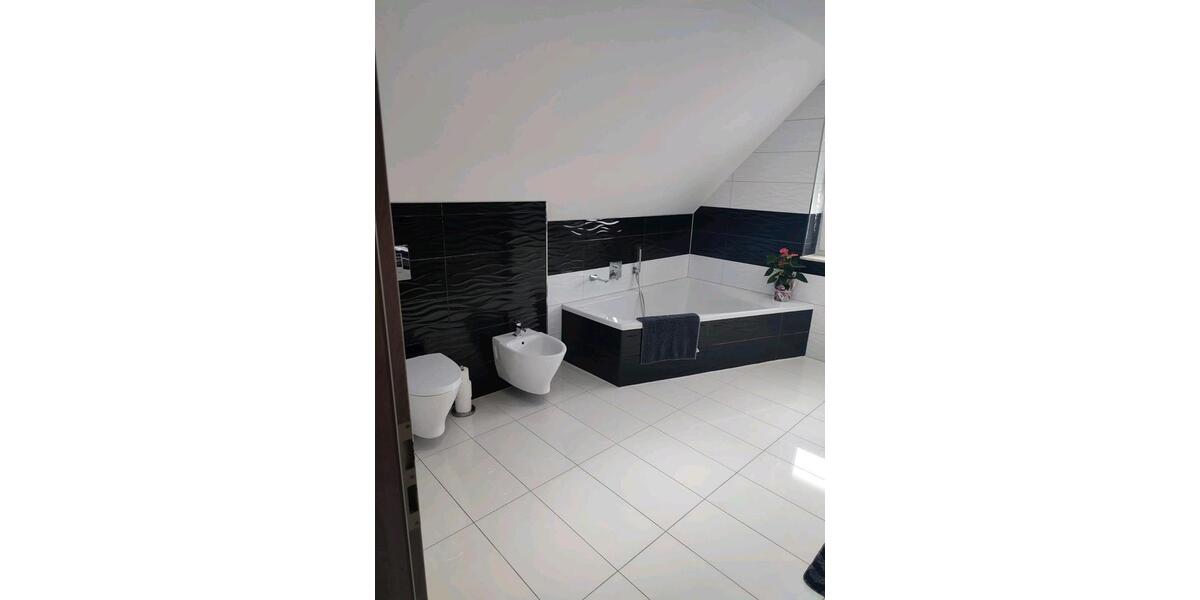 Einfamilienhaus Büdelsdorf - 4 Zimmer, 130 m&sup2;, 1.680&euro; | Angebot:26382507