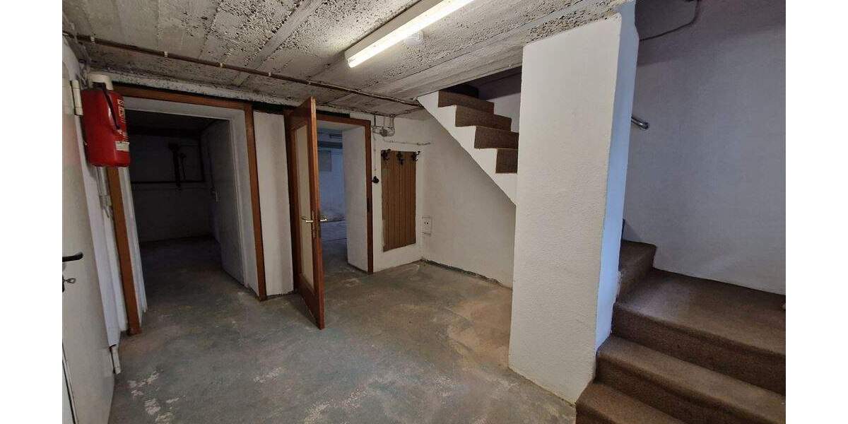 Einfamilienhaus Tholey - 8 Zimmer, 150 m&sup2;, 200.000&euro; | Angebot:25600966