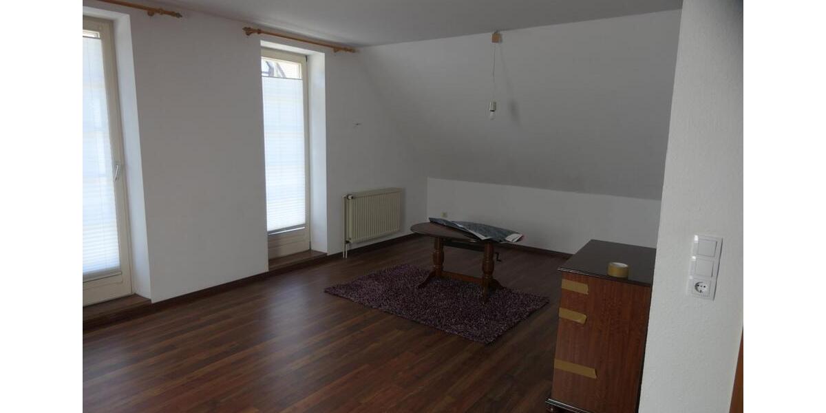 Einfamilienhaus Uelzen - 7 Zimmer, 150 m&sup2;, 1.200&euro; | Angebot:26611151
