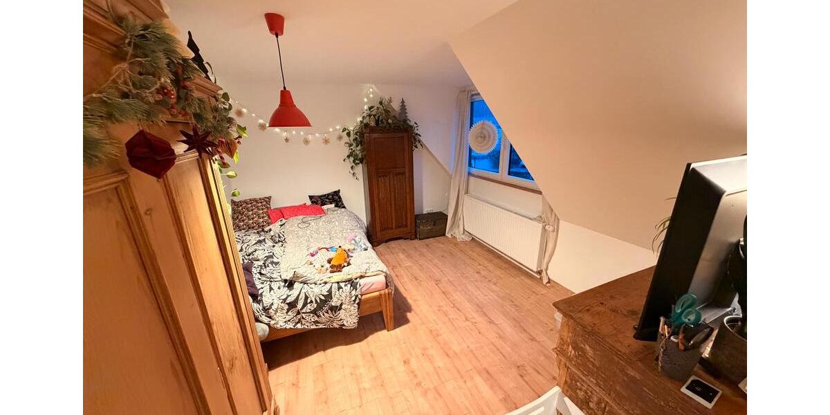 Dachgeschoßwohnung Overath - 2 Zimmer, 54 m&sup2;, 676&euro; | Angebot:25810555