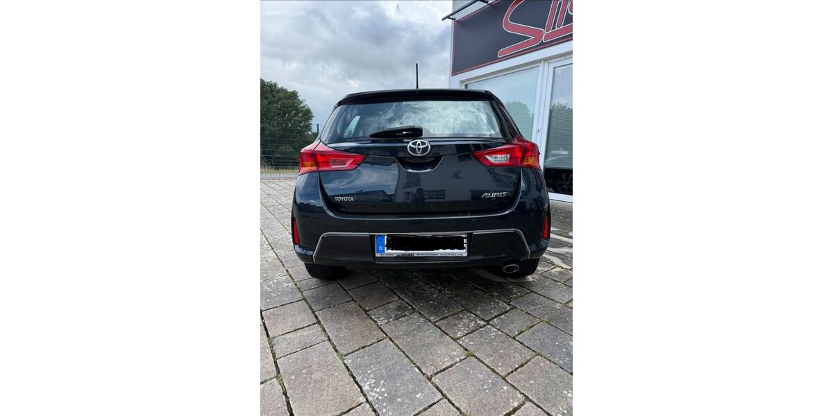 Toyota Auris 180.000 km 5.500 &euro; Cölbe 35091