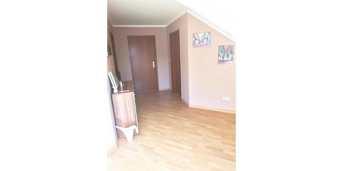 Dachgeschoßwohnung Isernhagen - 3 Zimmer, 90 m&sup2;, 540&euro; | Angebot:26321689