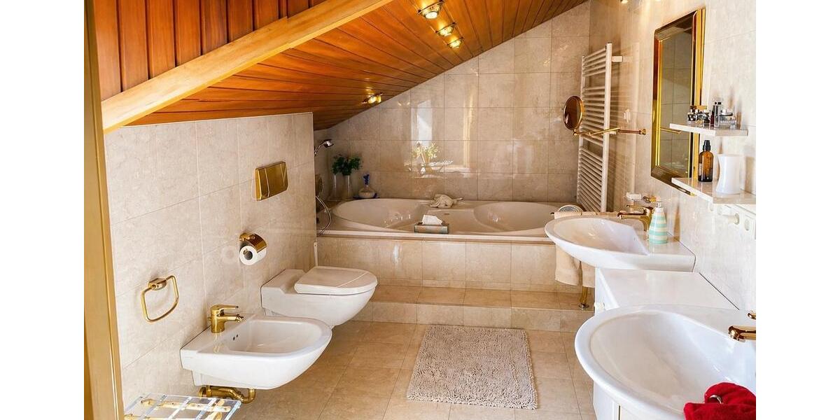 Villa Hockenheim - 15 Zimmer, 300 m&sup2; | Angebot:26327588