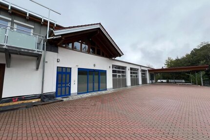 Ausstellungs- und Lagerflächen in Wackersdorf