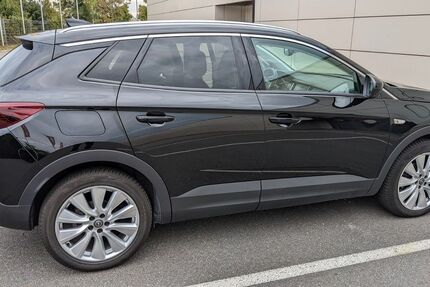 Opel Grandland (X) 102.000 km 16.800 € Rüsselsheim 65428