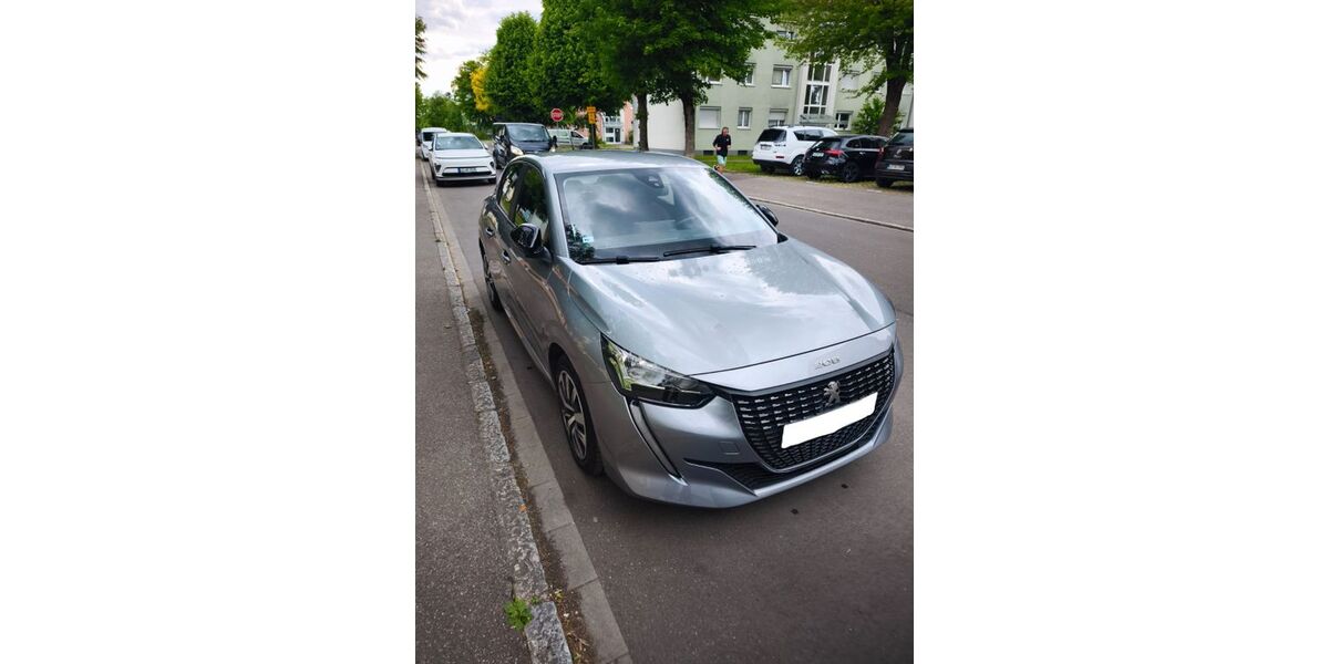 Peugeot 208 28.600 km 12.400 &euro; Rheinfelden 79618