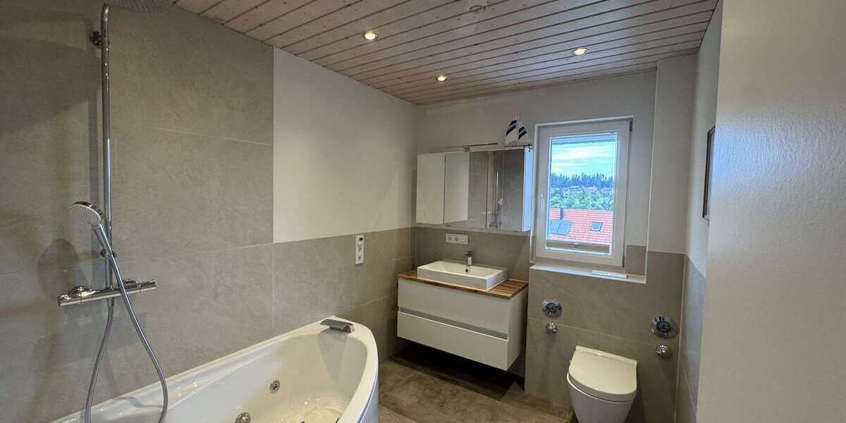 Haus zum Mieten in Freudenstadt 1.870 € 170 m² 8 zimmer