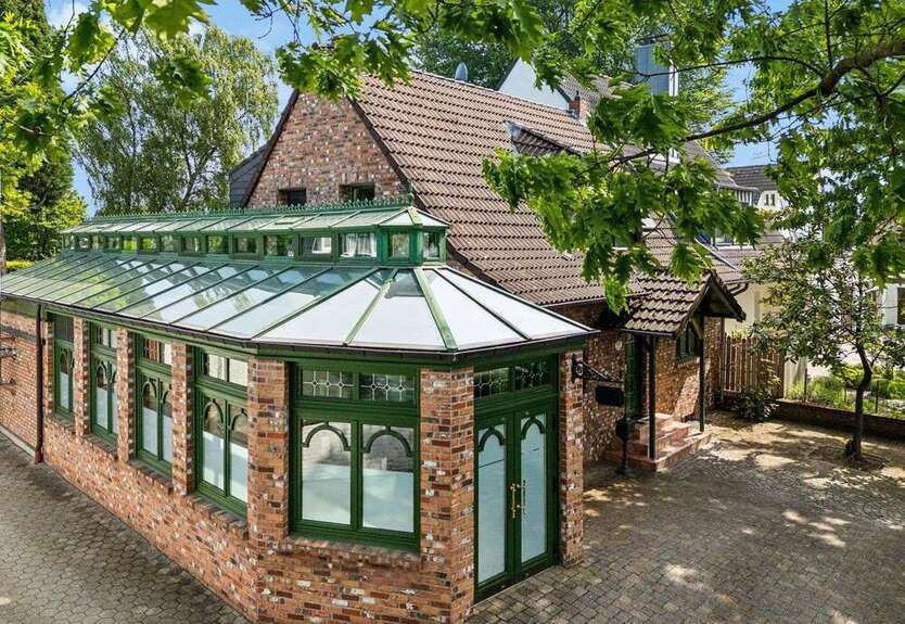 Haus zum Kaufen in Kaarst 990.000 € 226 m²