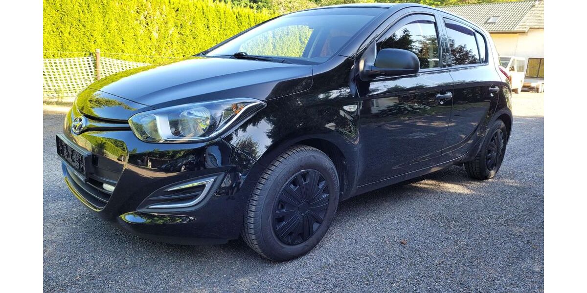 Hyundai i20 77.000 km 6.750 &euro; Frohburg 04654