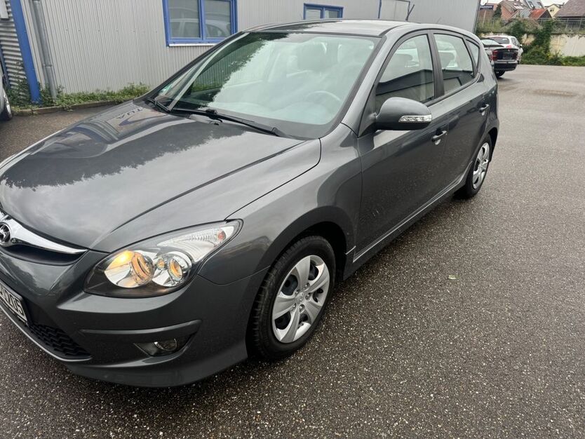 i30