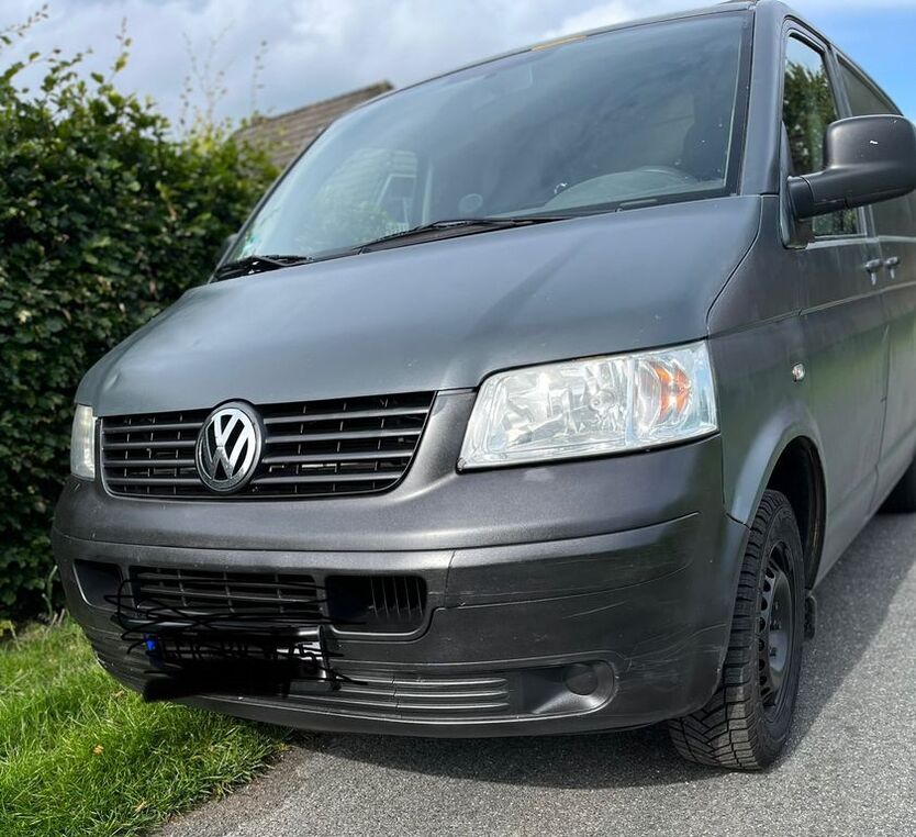 VW T5 Transporter 169.000 km 6.900 € Zetel/ Neuenburg 26340