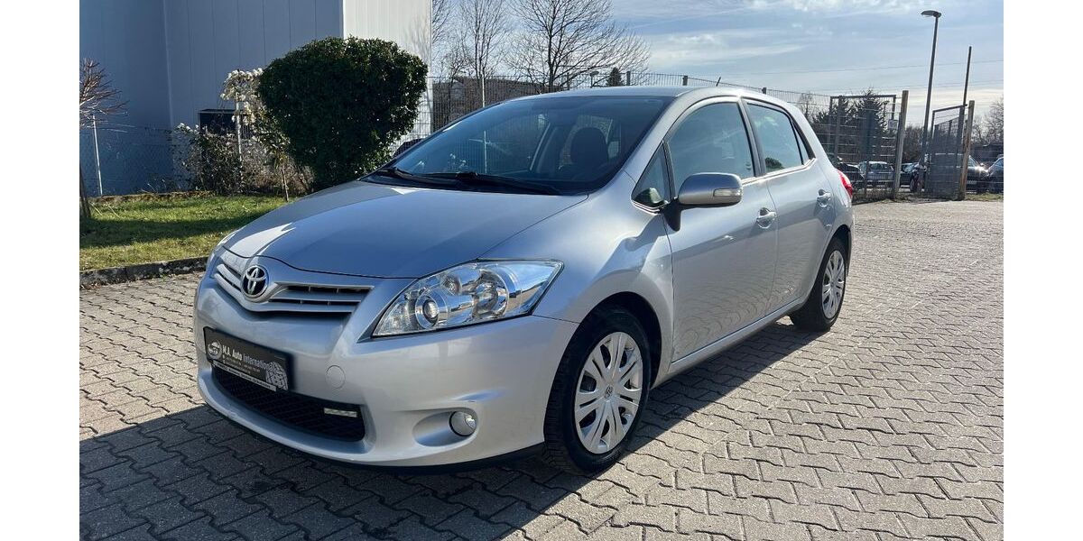 Toyota Auris 214.000 km 3.990 &euro; Eschweiler 52249