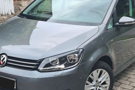 VW Touran 138.000 km 8.749 &euro; Oetzen 29588