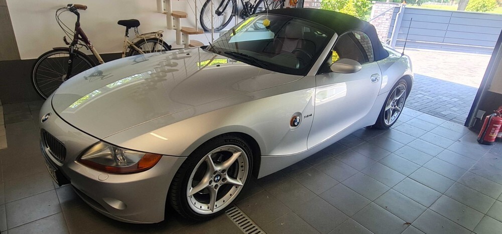 BMW Z4 125.600 km 13.500 € Blender 27337