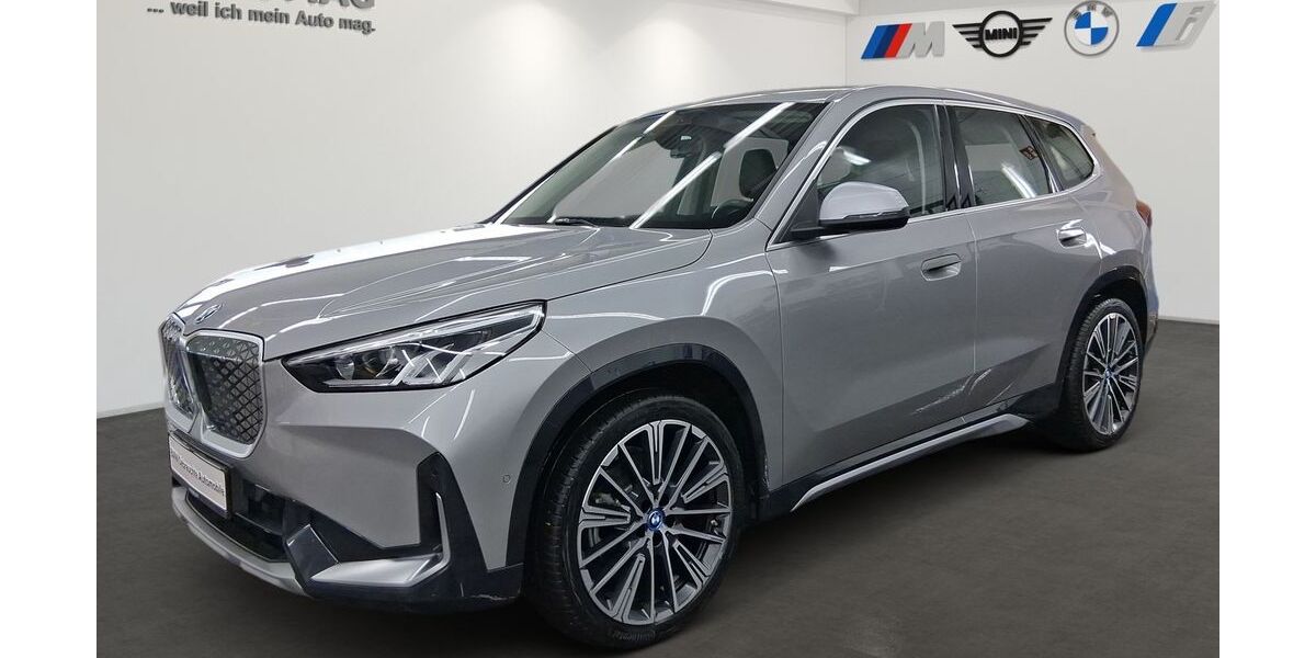 BMW iX1 31.813 km 38.480 &euro; München 81827