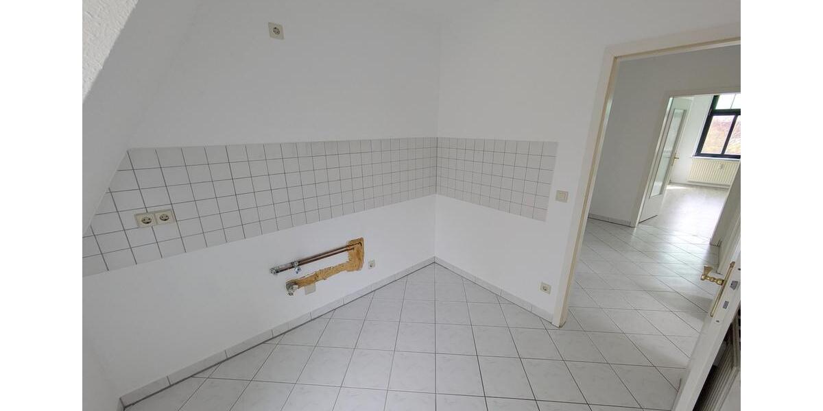 Dachgeschoßwohnung Zwickau Zwickau-West - 2 Zimmer, 48 m&sup2;, 360&euro; | Angebot:26404473