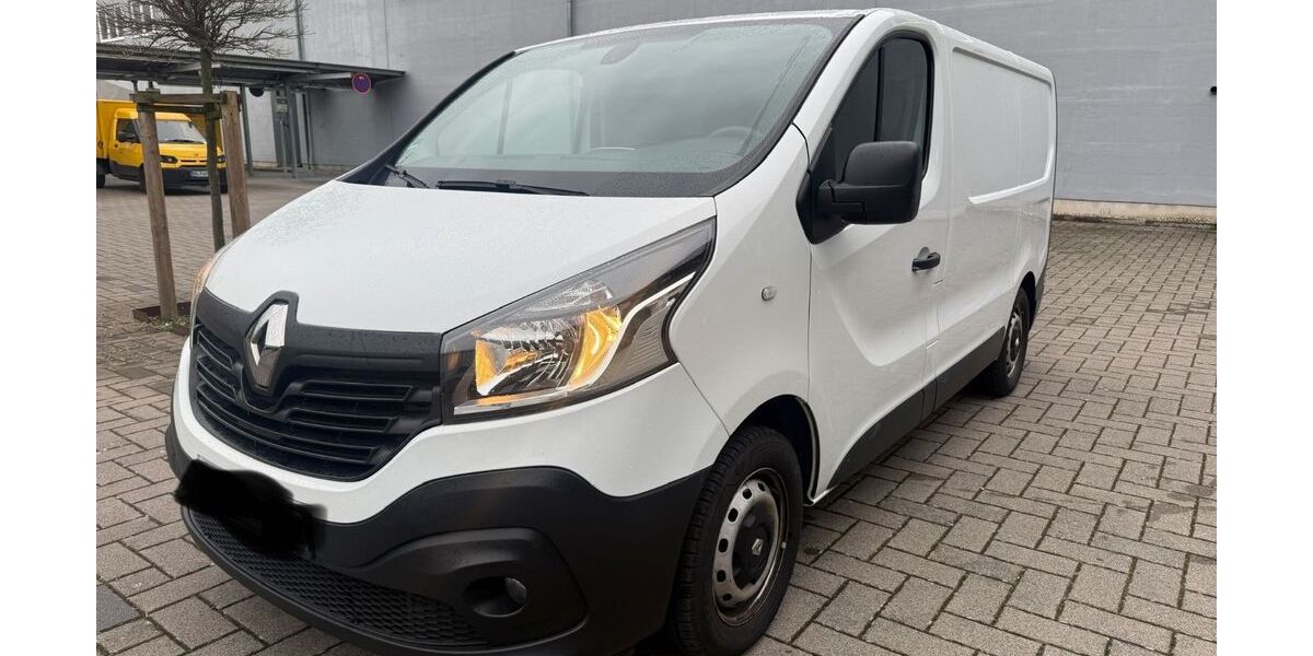 Renault Trafic 102.215 km 13.199 &euro; Siegburg 53721