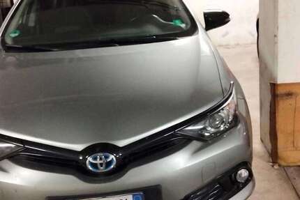 Toyota Auris 72.000 km 13.500 &euro; Singen (Hohentwiel), Stadt 78224