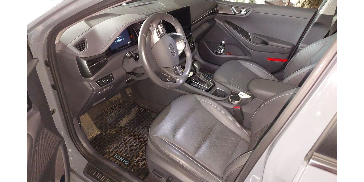 Hyundai IONIQ 52.000 km 18.800 &euro; Zwickau 08056