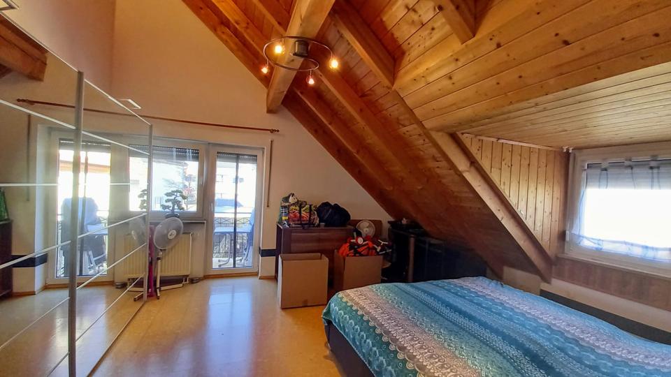 Dachgeschoßwohnung Ingolstadt Nordost - 3 Zimmer, 92 m&sup2;, 1.080&euro; | Angebot:26594361