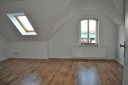 Helle 2-Raum Wohnung im Stadtzentrum von Crivitz - EBK - Wannenbad mit Fenster und Stellplatz